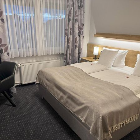 Hotel Zum Ritter Seligenstadt Exteriör bild
