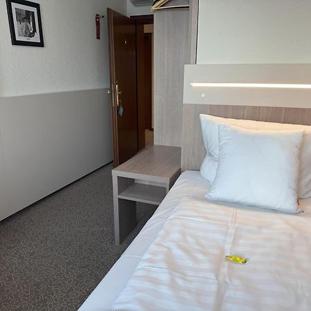 Hotel Zum Ritter Seligenstadt Exteriör bild