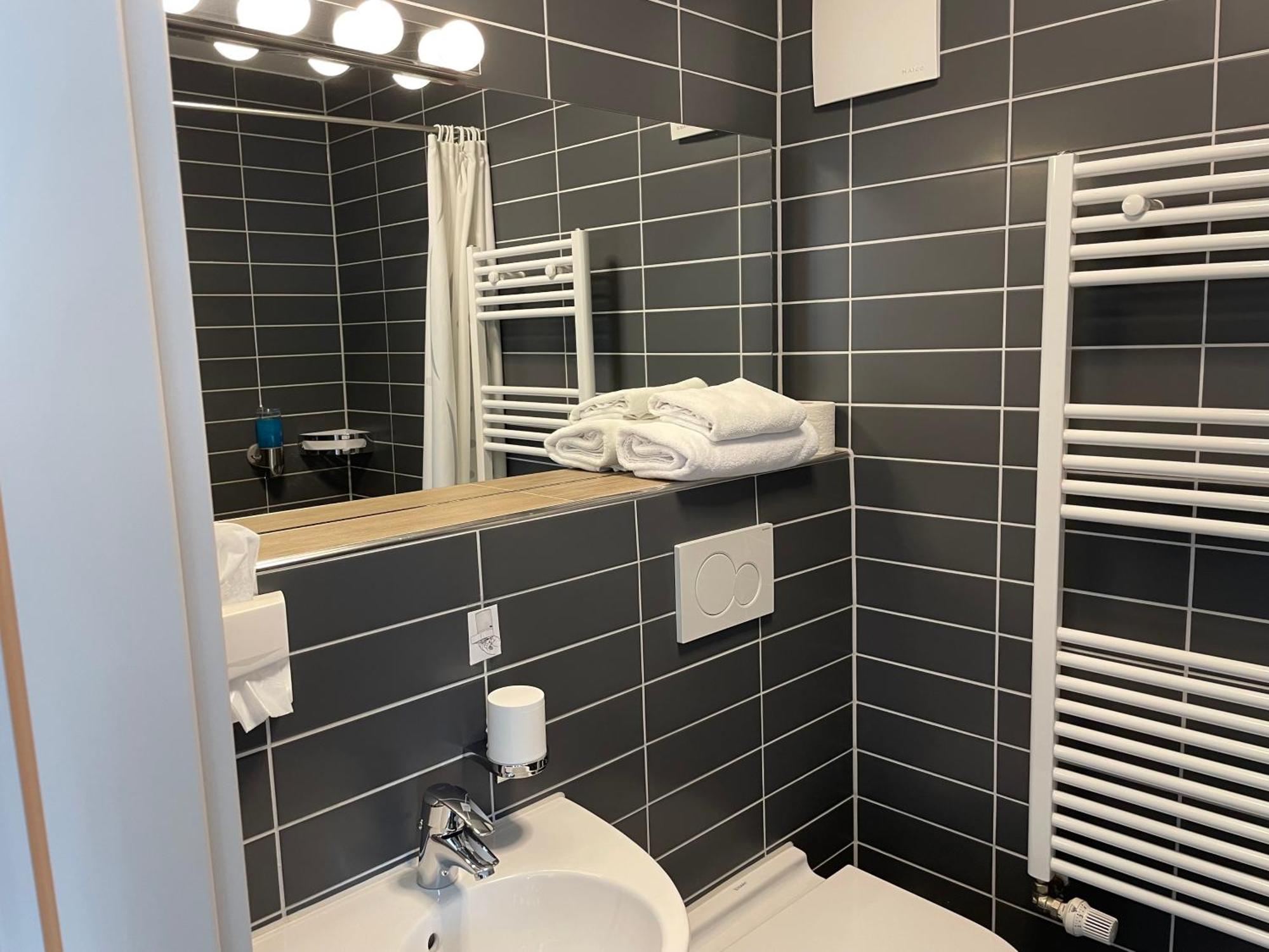 Hotel Zum Ritter Seligenstadt Exteriör bild
