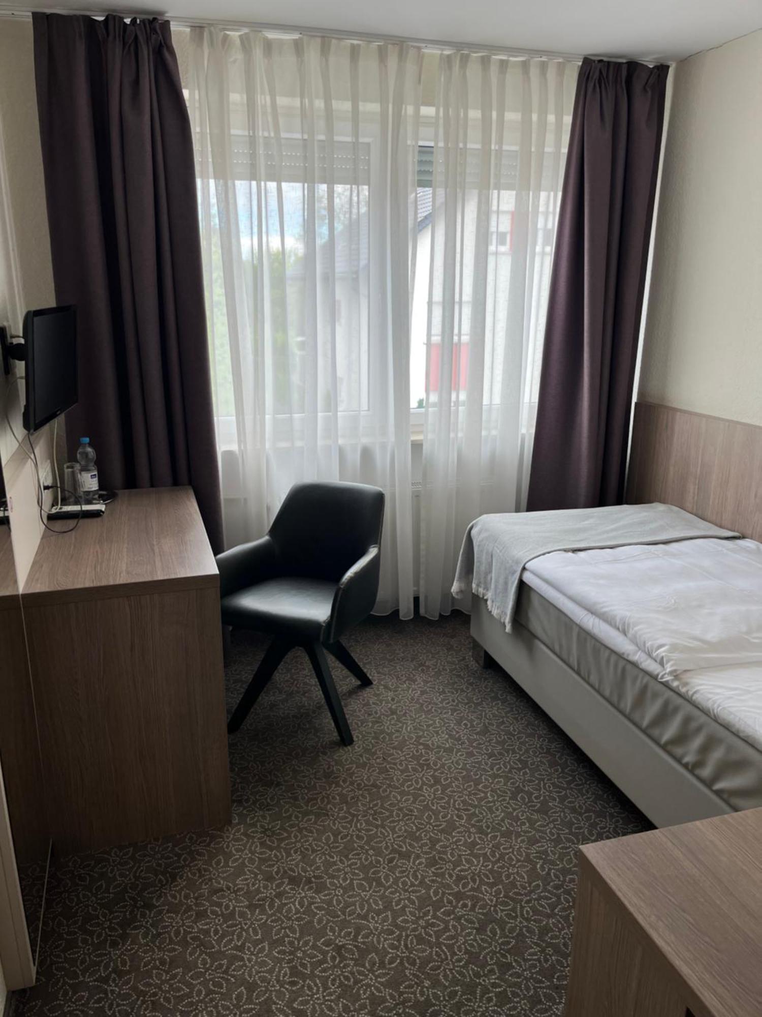 Hotel Zum Ritter Seligenstadt Exteriör bild