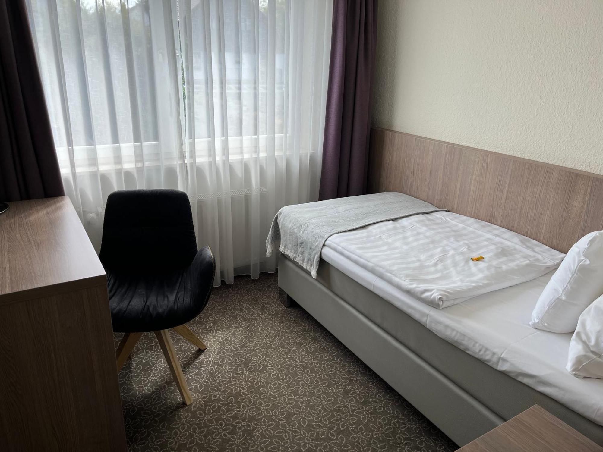Hotel Zum Ritter Seligenstadt Exteriör bild