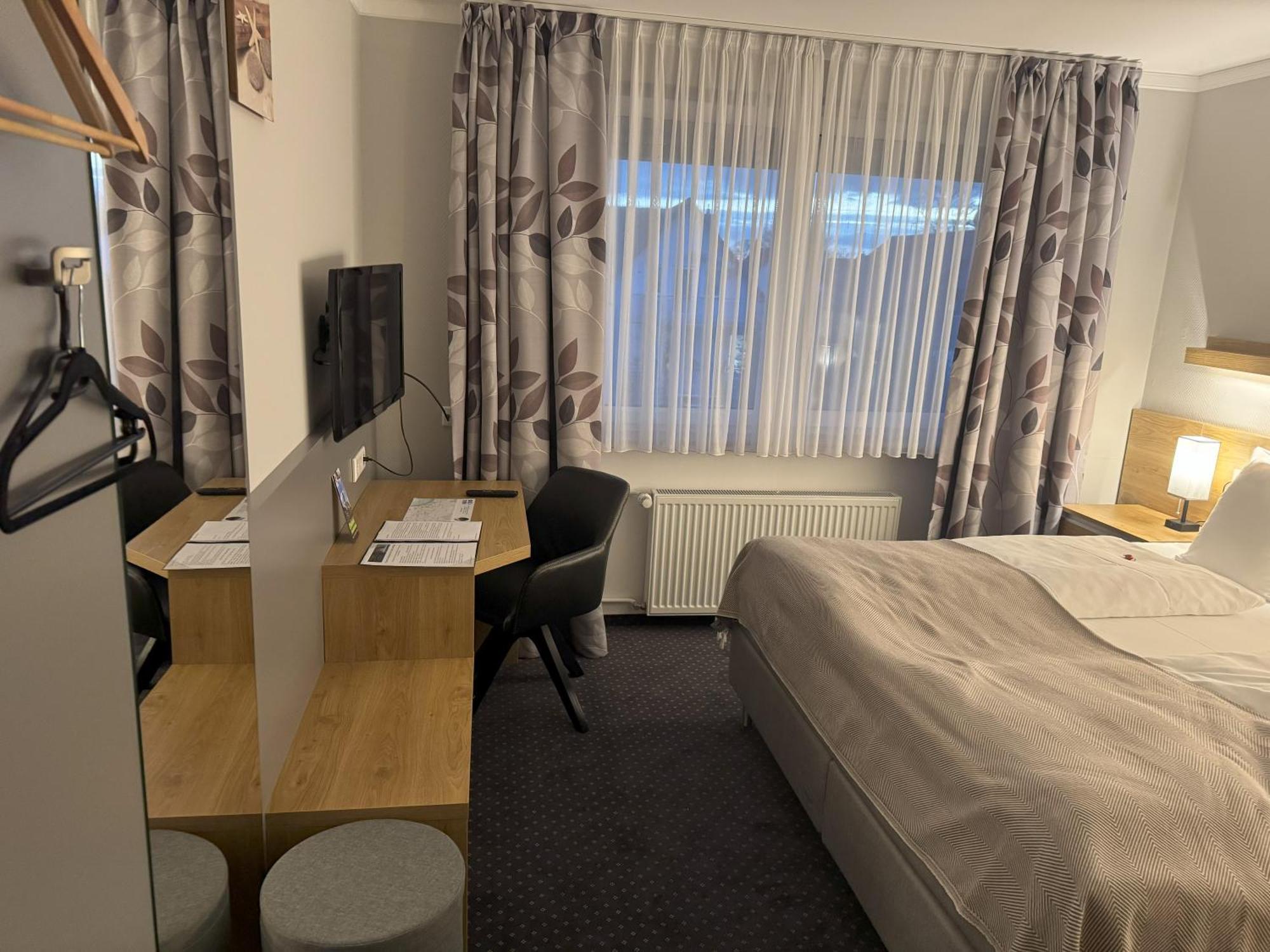 Hotel Zum Ritter Seligenstadt Exteriör bild