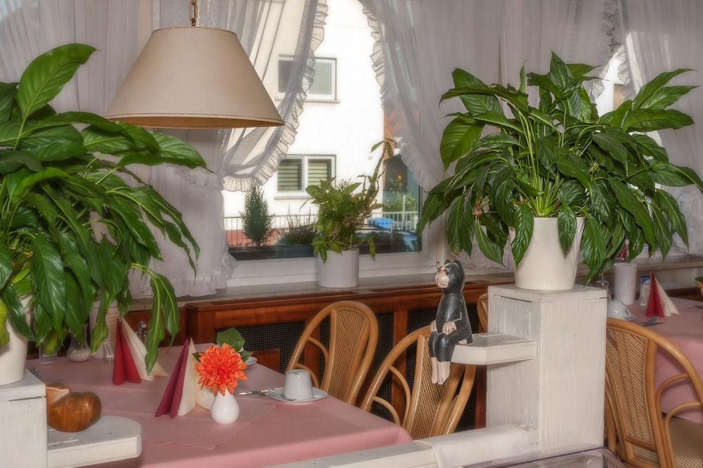 Hotel Zum Ritter Seligenstadt Exteriör bild
