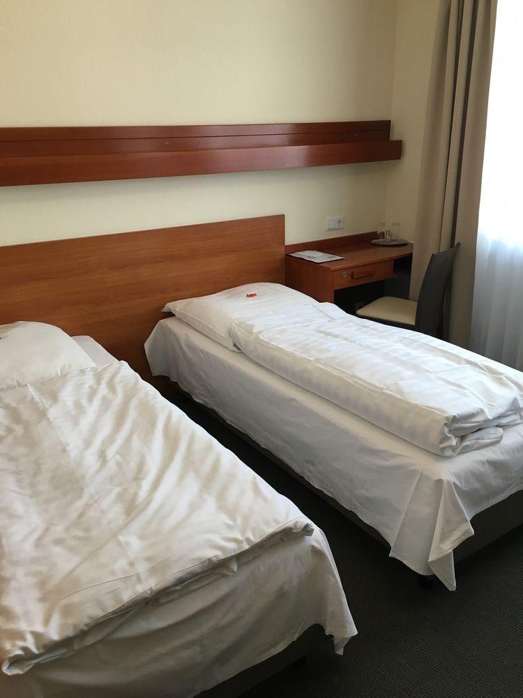 Hotel Zum Ritter Seligenstadt Exteriör bild